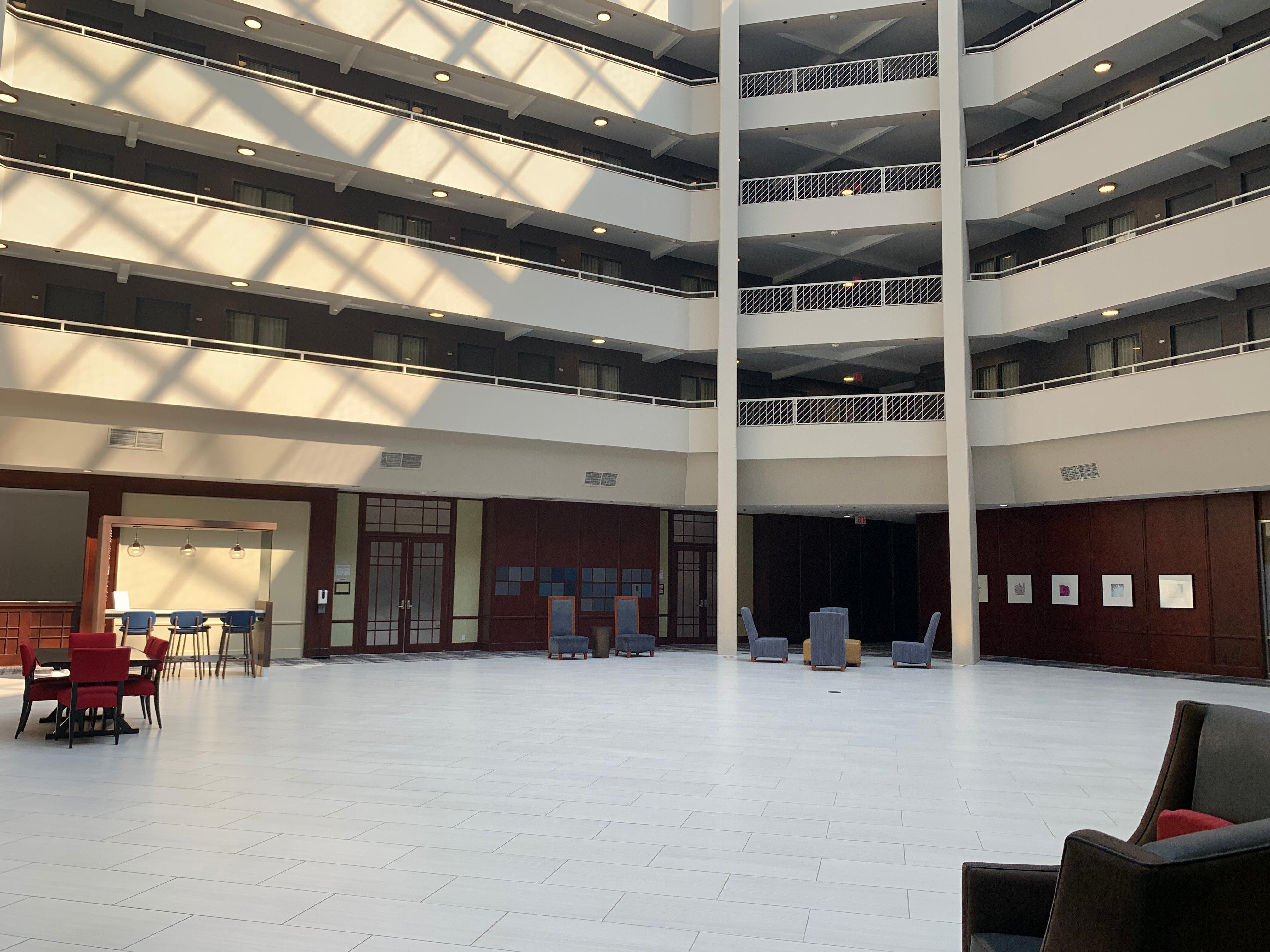 Crowne Plaza Suites Arlington By Ihg Экстерьер фото