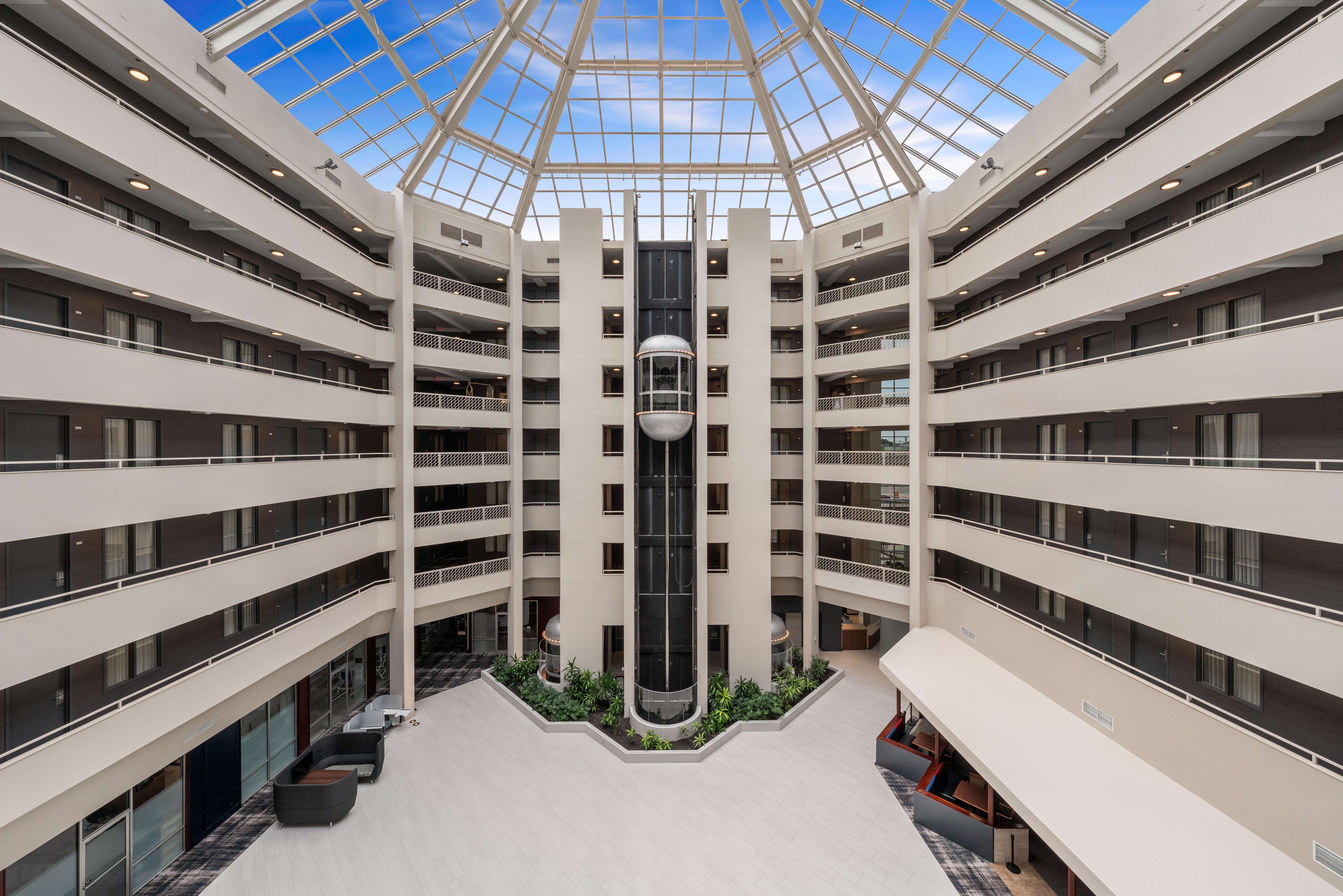 Crowne Plaza Suites Arlington By Ihg Экстерьер фото
