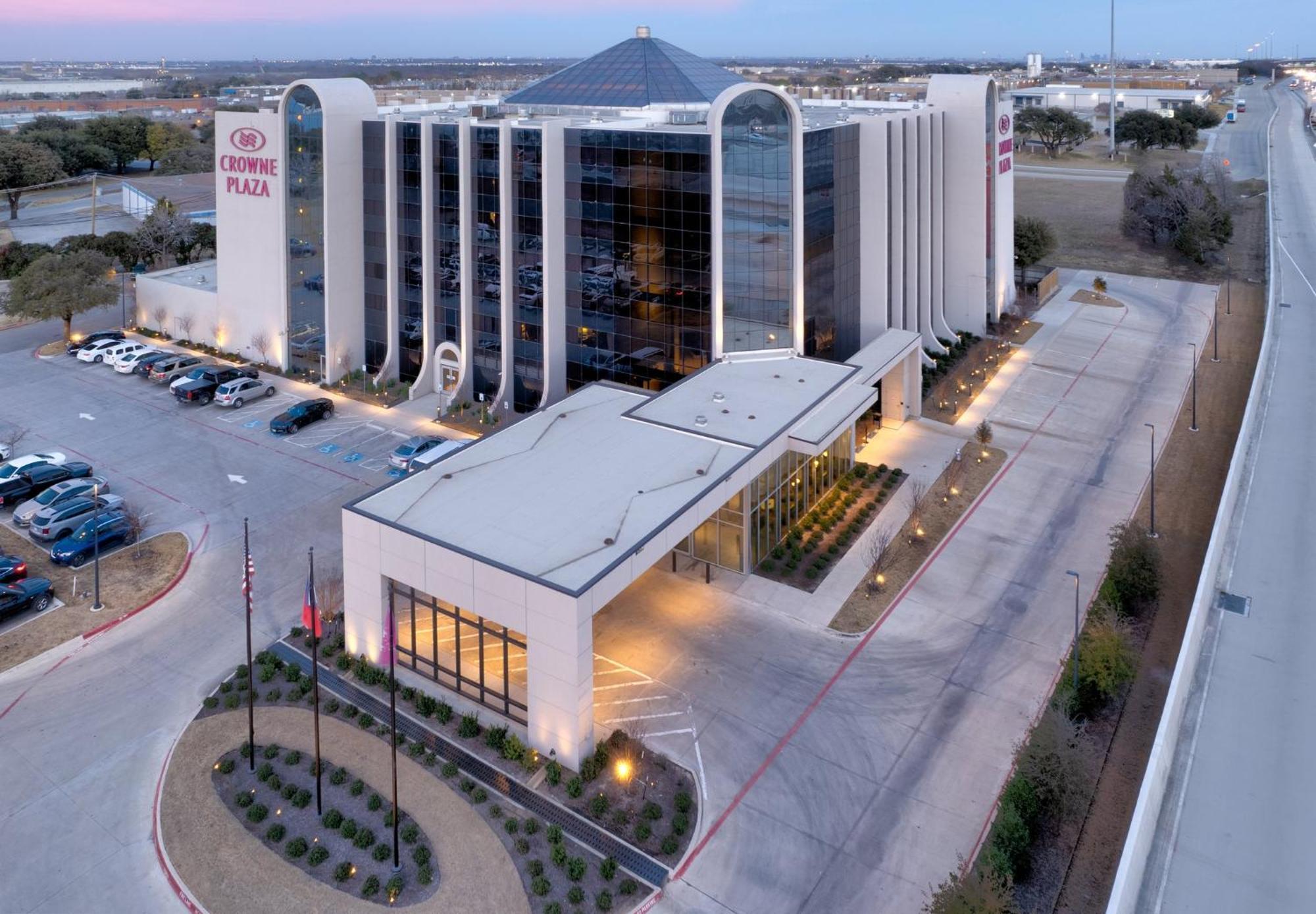 Crowne Plaza Suites Arlington By Ihg Экстерьер фото