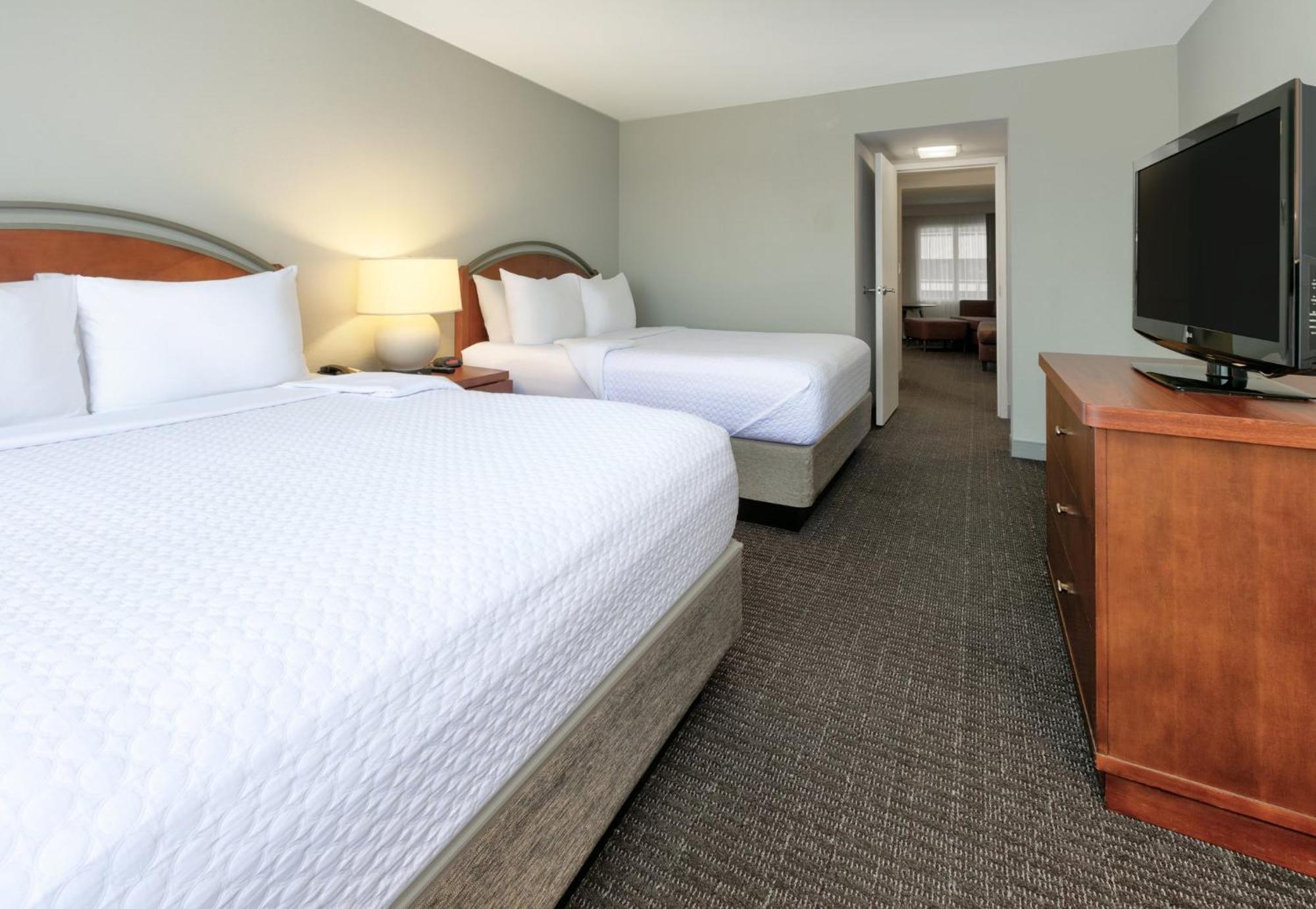 Crowne Plaza Suites Arlington By Ihg Экстерьер фото